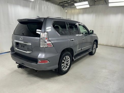 Used 2017 Lexus GX 460 Luxury w/ Preferred Accessory Package AWD/4WD image 4