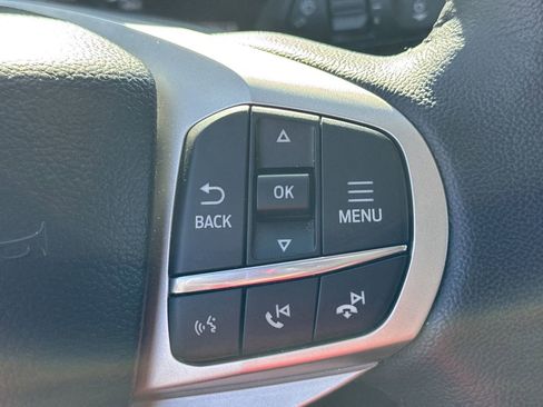 Used 2023 Ford Explorer XLT image 27