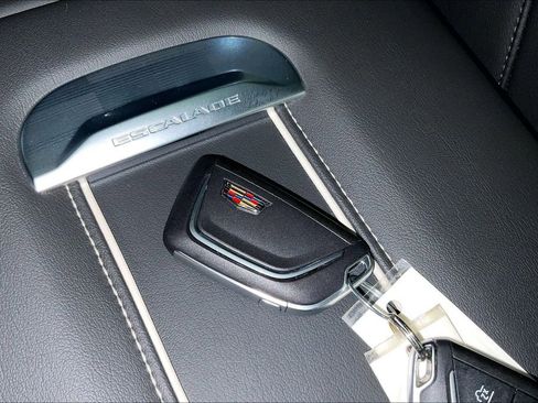 Used 2025 Cadillac Escalade Sport w/ Touring Package image 14