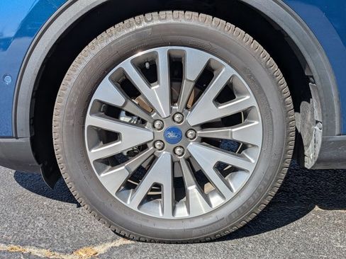 Used 2020 Ford Escape Titanium w/ Titanium Premium Package 2.0 image 18