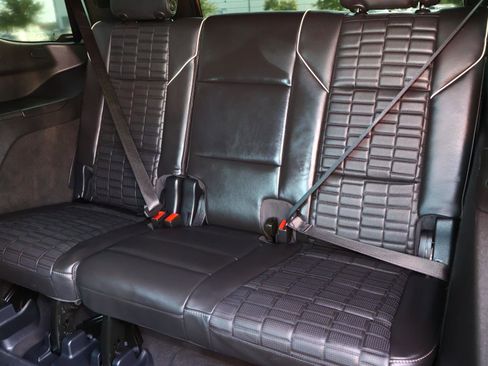 Used 2024 Cadillac Escalade V w/ LPO, ONYX Package image 29