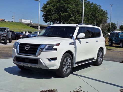 Used 2021 Nissan Armada SL w/ Captain's Chairs Package RWD image 7