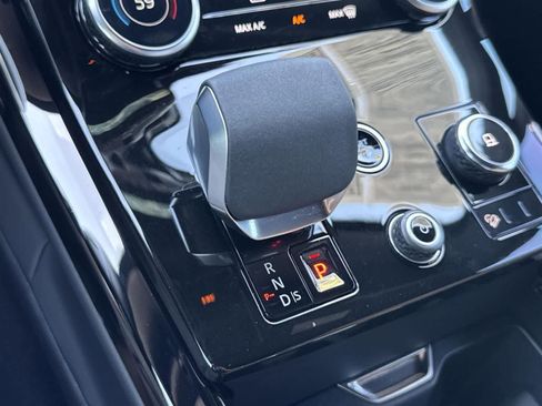 Used 2023 Land Rover Range Rover Sport SE image 15