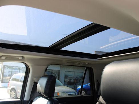 Used 2025 Ford Expedition Platinum image 26