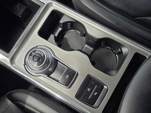 Used 2022 Ford Edge Titanium AWD/4WD image 19