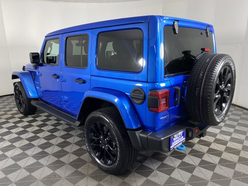 Used 2023 Jeep Wrangler Sahara w/ Cold Weather Group image 11