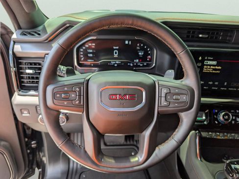Used 2025 GMC Sierra 1500 AT4 w/ Technology Package AWD/4WD image 21