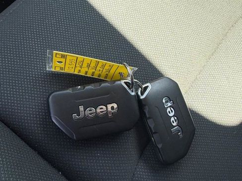 Used 2018 Jeep Wrangler Unlimited Sport S AWD/4WD image 27