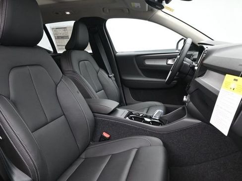 New 2026 Volvo XC40 B5 Plus w/ Climate Package AWD/4WD image 34