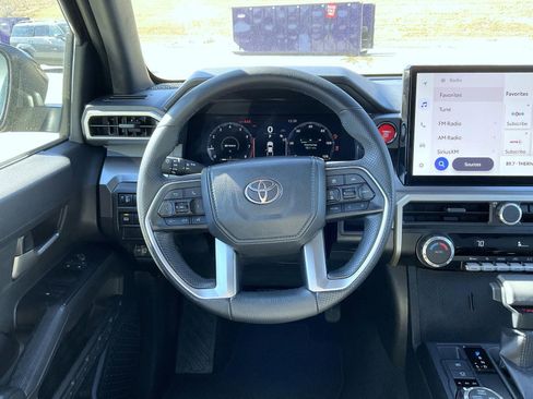 Used 2025 Toyota Tacoma TRD Off-Road image 11