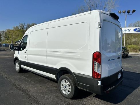 Used 2023 Ford E-Transit Medium Roof image 7