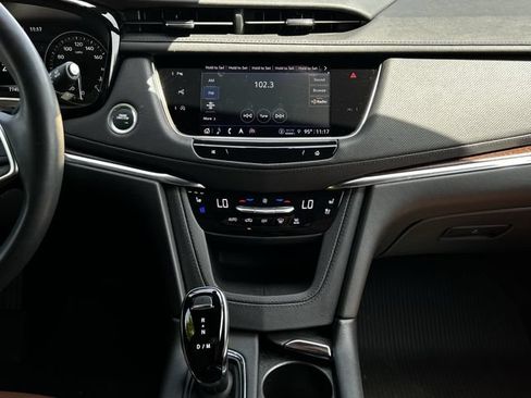 Used 2025 Cadillac XT5 Premium Luxury w/ Technology Package FWD image 20