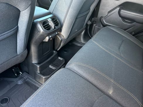 Used 2025 Jeep Wrangler Willys image 27