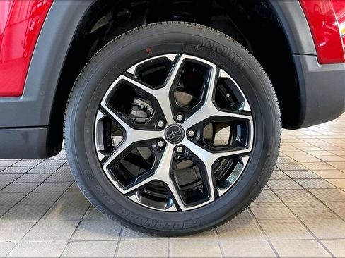 Used 2025 Jeep Compass Limited AWD/4WD image 32
