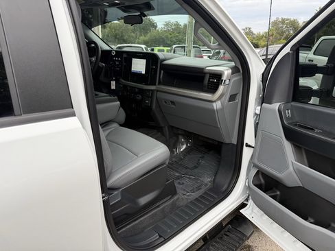 Used 2025 Ford F350 XL w/ 360-Degree Camera Package image 30