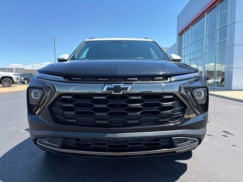 Used 2025 Chevrolet TrailBlazer ACTIV w/ Convenience Package AWD/4WD image 2