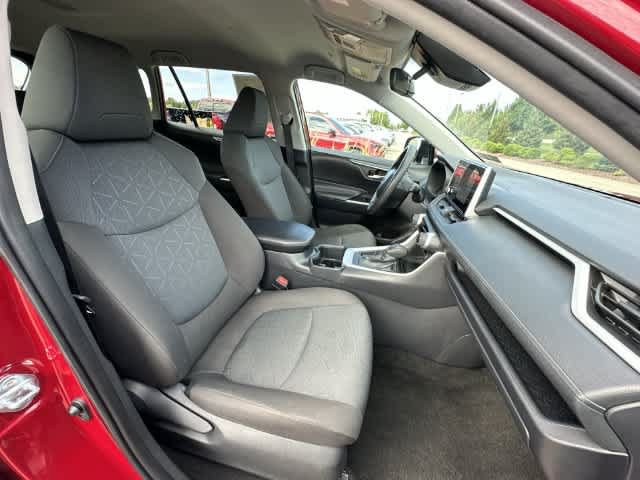 Used 2025 Toyota RAV4 XLE FWD image 19