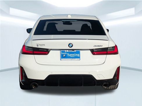 Used 2024 BMW 330i Sedan w/ M Sport Package image 5