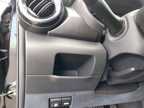 Used 2023 Nissan Kicks SV image 18