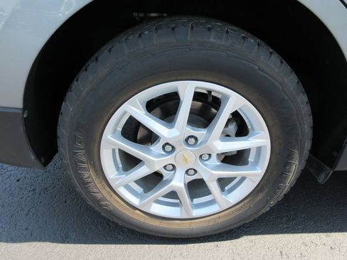 Certified 2024 Chevrolet Equinox LT AWD/4WD image 9