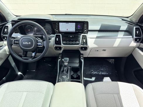 Used 2022 Kia Sorento S w/ Panoramic Sunroof Package FWD image 12