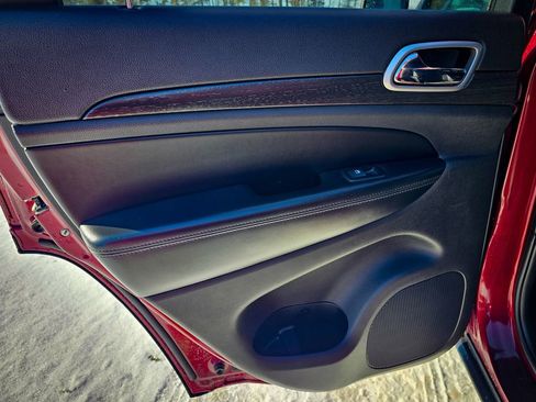 Used 2018 Jeep Grand Cherokee Laredo image 27