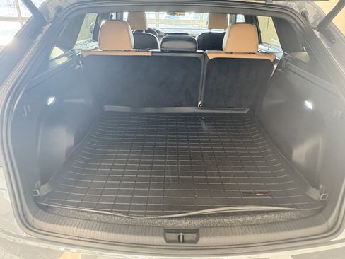 Used 2024 Volkswagen Atlas Cross Sport SEL R-Line image 9