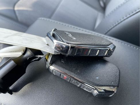 Used 2023 Kia Niro EX FWD image 31