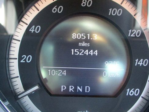 Used 2010 Mercedes-Benz C 300 4MATIC Sedan image 11