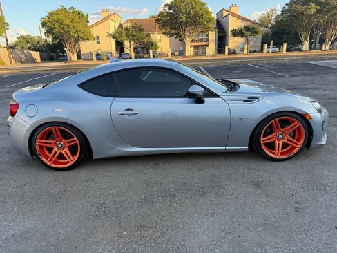 Used 2019 Toyota 86 image 5