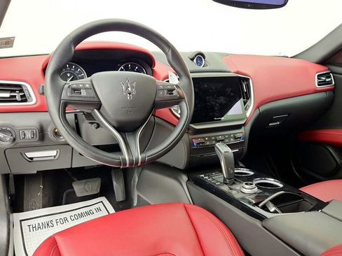 Used 2023 Maserati Ghibli Modena image 13