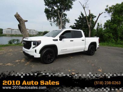 Used 2024 GMC Sierra 1500 Pro w/ Graphite Edition