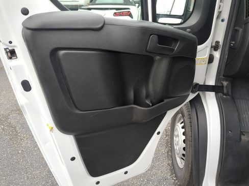 Used 2025 RAM ProMaster 2500 w/ Convenience Group FWD image 14