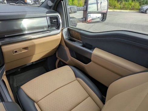 New 2026 Ford F250 Lariat w/ Black Appearance Package image 20