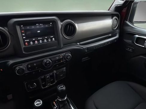 Used 2021 Jeep Wrangler Unlimited Sport AWD/4WD image 24