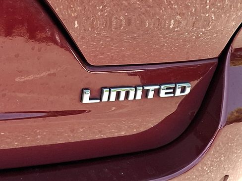 Used 2023 Jeep Grand Cherokee Limited AWD/4WD image 17
