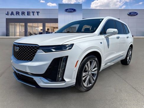 Used 2020 Cadillac XT6 Premium Luxury FWD image 3