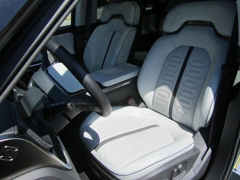 Used 2023 Rivian R1S Adventure image 19