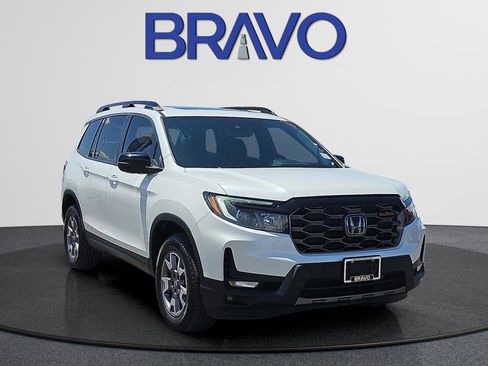 Used 2022 Honda Passport TrailSport image 2