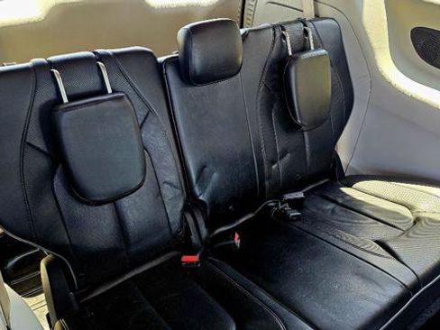 Used 2019 Chrysler Pacifica Limited FWD image 40