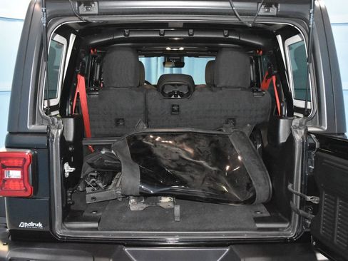 Used 2020 Jeep Wrangler Unlimited Rubicon w/ Quick Order Package 28Y Recon image 26