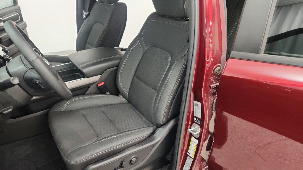 Used 2025 RAM 1500 Big Horn RWD image 25