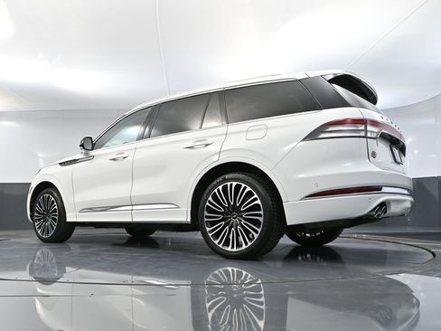 Used 2023 Lincoln Aviator Black Label w/ Dynamic Handling Package AWD/4WD image 59