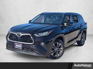 Used 2020 Toyota Highlander XLE video 1