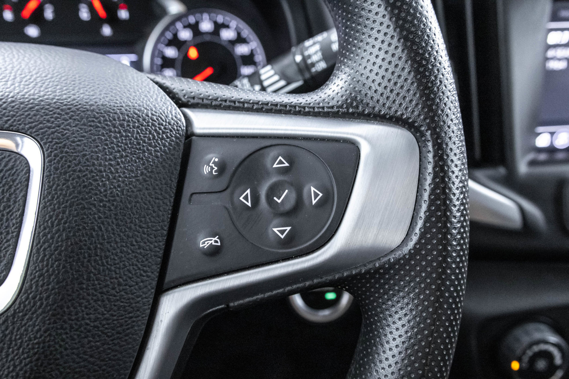 Used 2024 GMC Terrain SLE AWD/4WD image 26