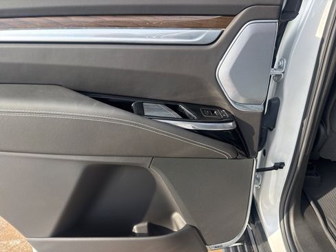 Used 2025 Cadillac Escalade Sport Platinum w/ LPO, Floor Liner Package image 33