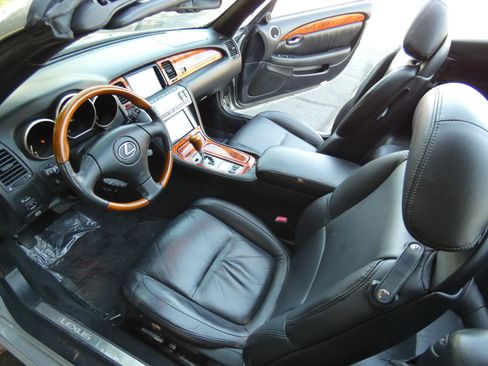 Used 2006 Lexus SC 430 Convertible RWD image 36