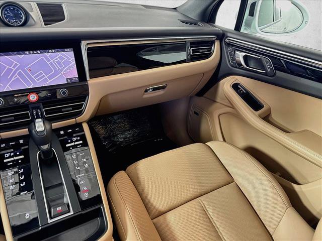 Certified 2026 Porsche Macan Turbo AWD/4WD image 22