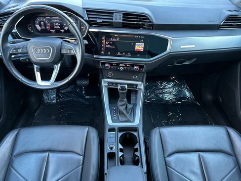 Used 2023 Audi Q3 2.0T Premium image 3