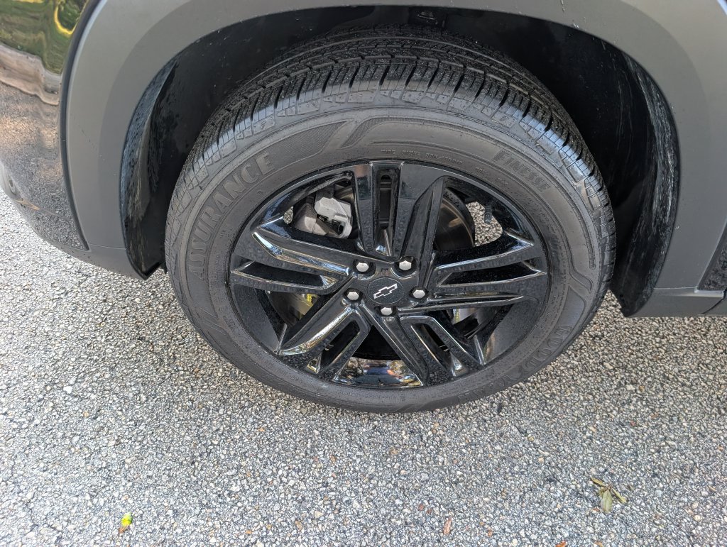 Used 2025 Chevrolet Trax ACTIV w/ Sunroof Package FWD image 11